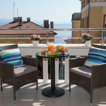 Iva, Opatija Centar Apartamento Exterior foto